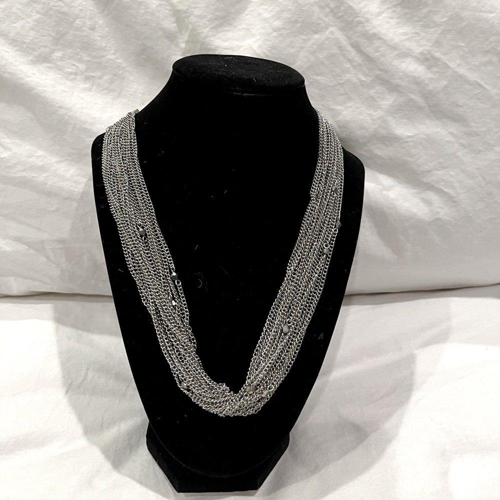 Formal chain necklace
